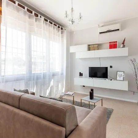 “casa Moderna Con Parcheggio Privato” Appartamento Imola