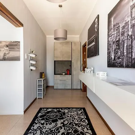 Lägenhet “casa Moderna Con Parcheggio Privato” Imola