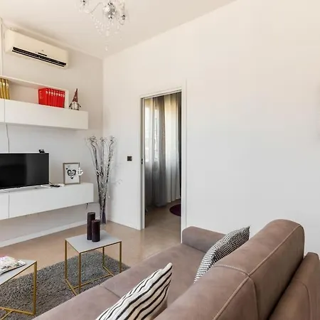 “casa Moderna Con Parcheggio Privato” Appartement