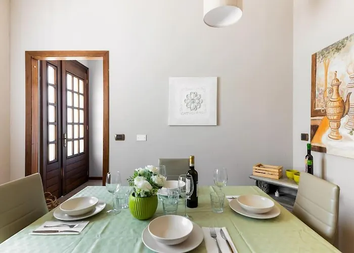 “casa Moderna Con Parcheggio Privato” Apartman