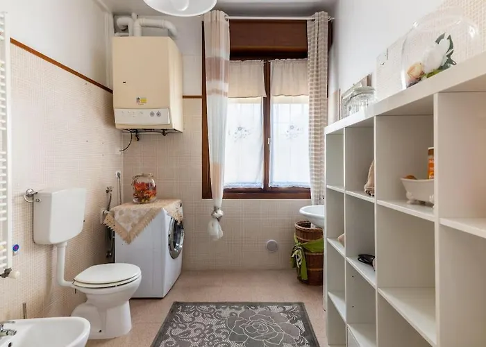 “casa Moderna Con Parcheggio Privato” Apartman